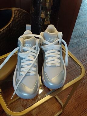 NWOT Moolah's Women's Gray & Silver Athletic Sneakers
